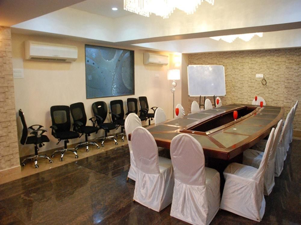 Treebo Trend Orient Grand Hotel Nagpur Buitenkant foto